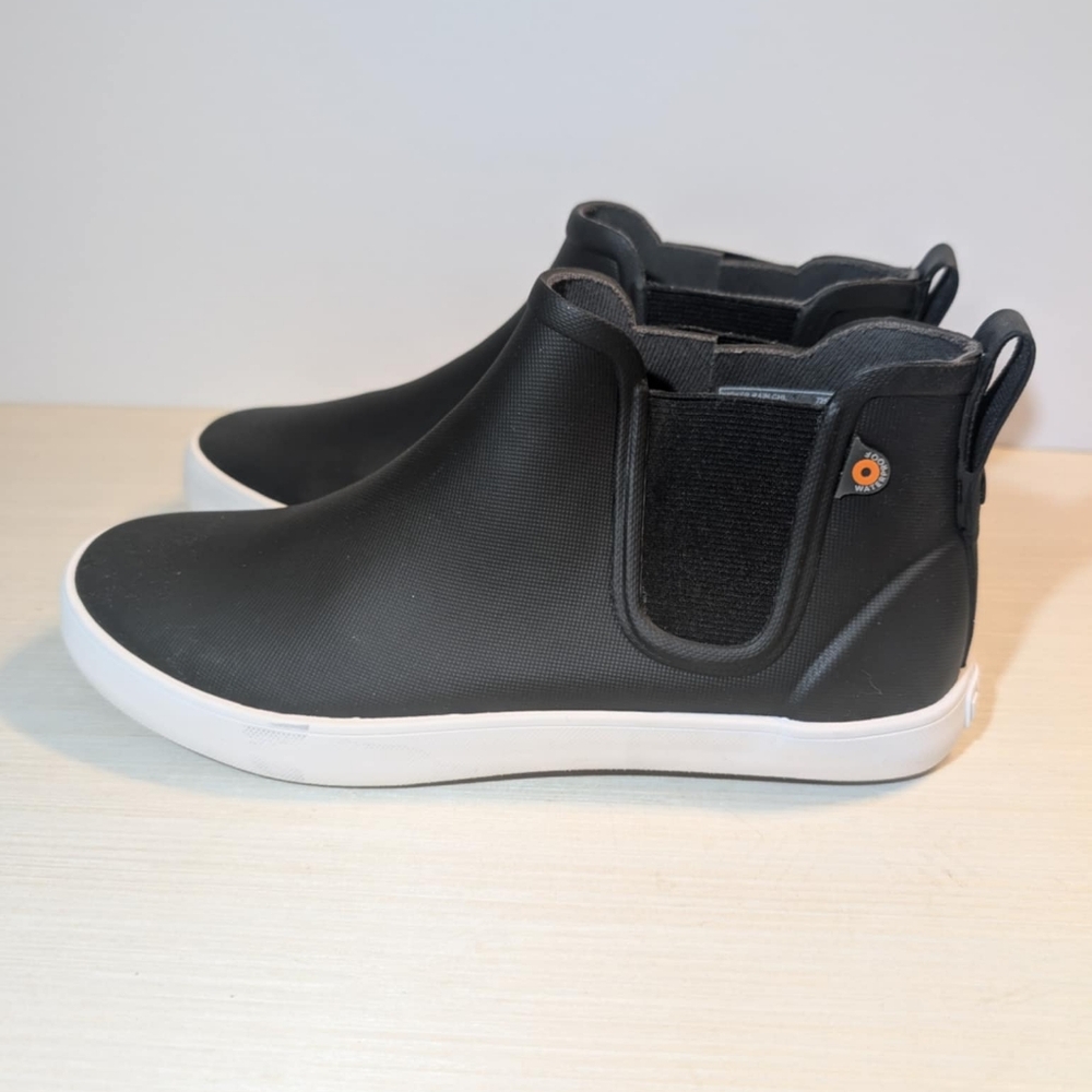 BOGS Women's Kicker Rain Chelsea Boot-Black Sz 7
